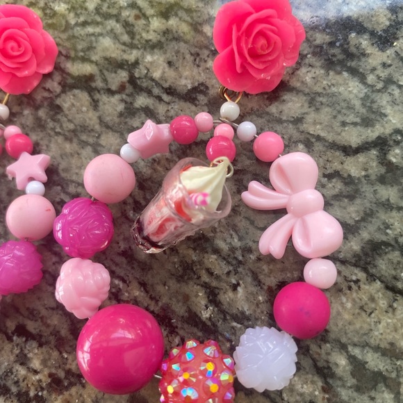 Milkshake doll mini strawberries pink bow hoop earrings dessert Barbie rose ic - Picture 4 of 4